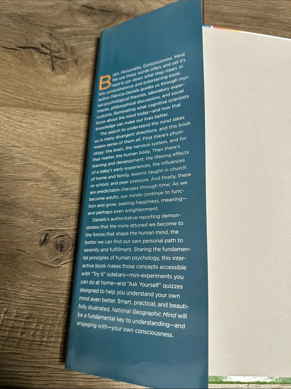 National Geographic Hardcover Book Mind: A Scientific Guide to Who You Are‎